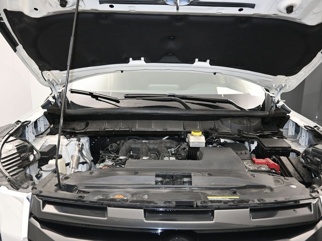 Used 2024 Nissan Pathfinder S image 28