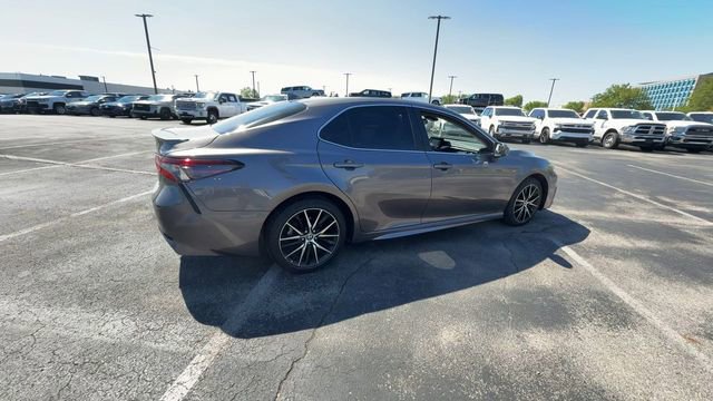 Used 2023 Toyota Camry SE w/ Cold Weather Package FWD image 8