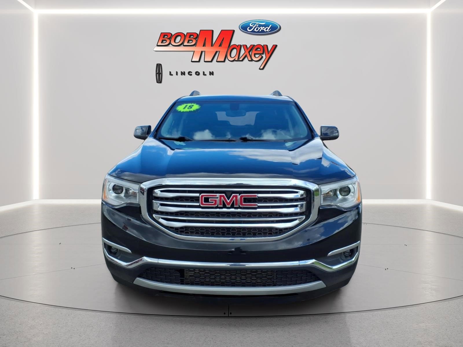 Used 2018 GMC Acadia SLT FWD image 2