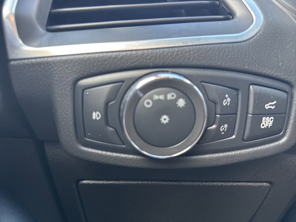 Used 2022 Ford Edge ST image 27