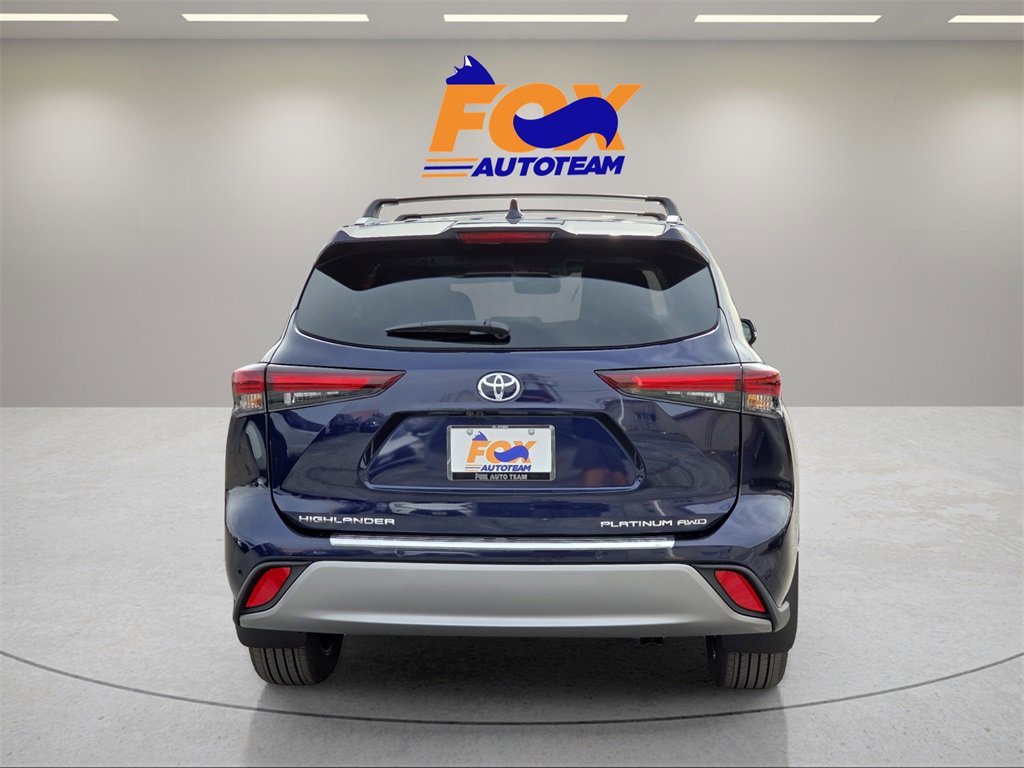New 2026 Toyota Highlander Platinum image 4