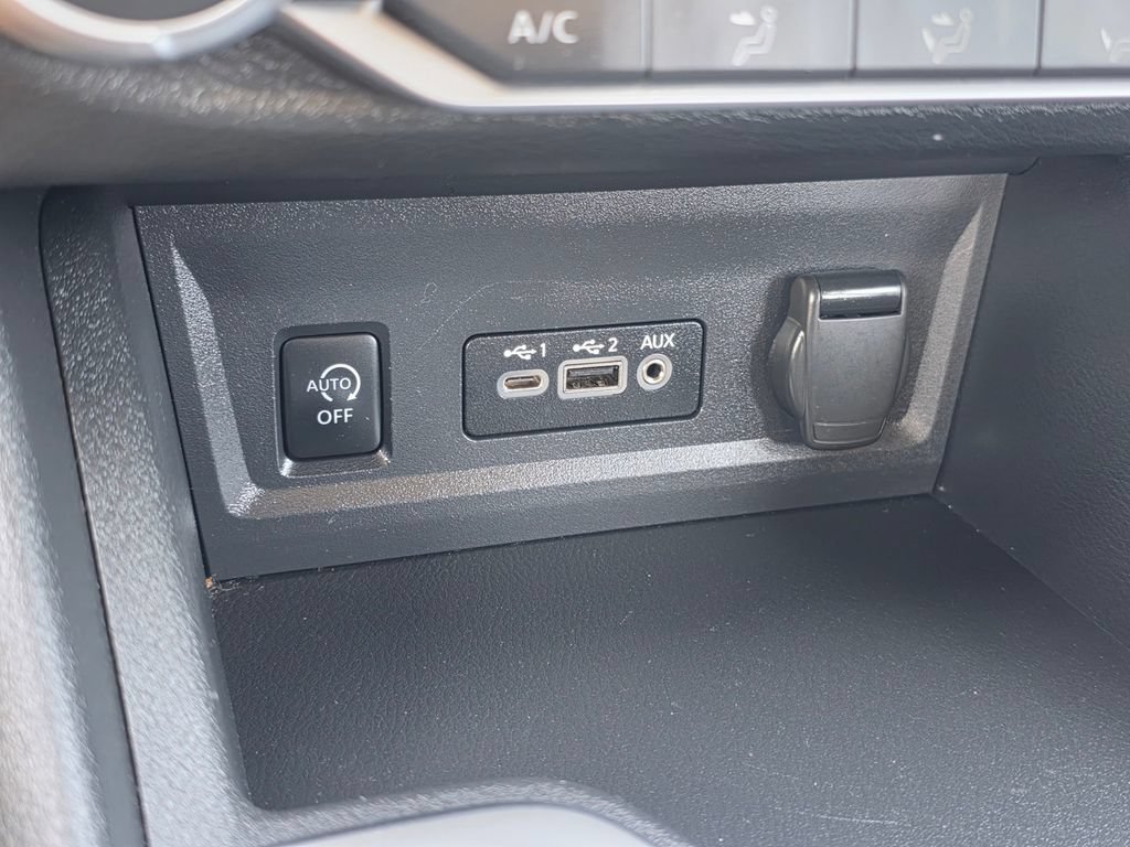 Used 2024 Nissan Sentra SV FWD image 27