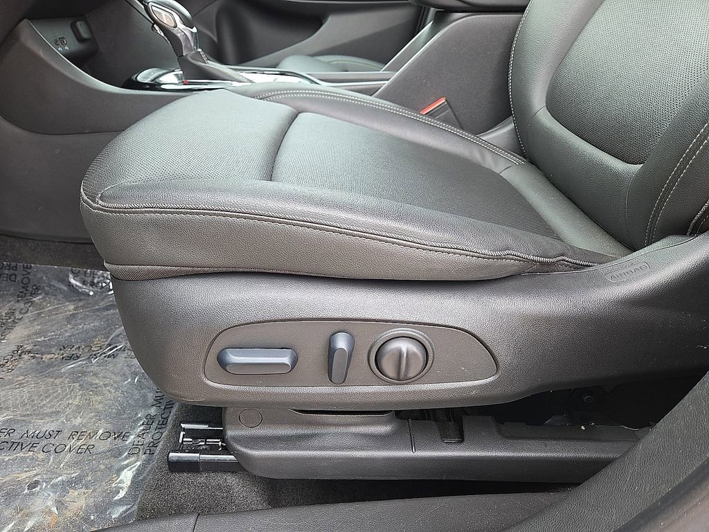 Used 2024 Buick Encore GX Sport Touring w/ Comfort Package FWD image 23