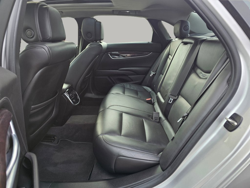 Used 2014 Cadillac XTS Luxury image 22