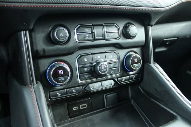 Used 2024 Chevrolet Suburban RST w/ Luxury Package AWD/4WD image 18