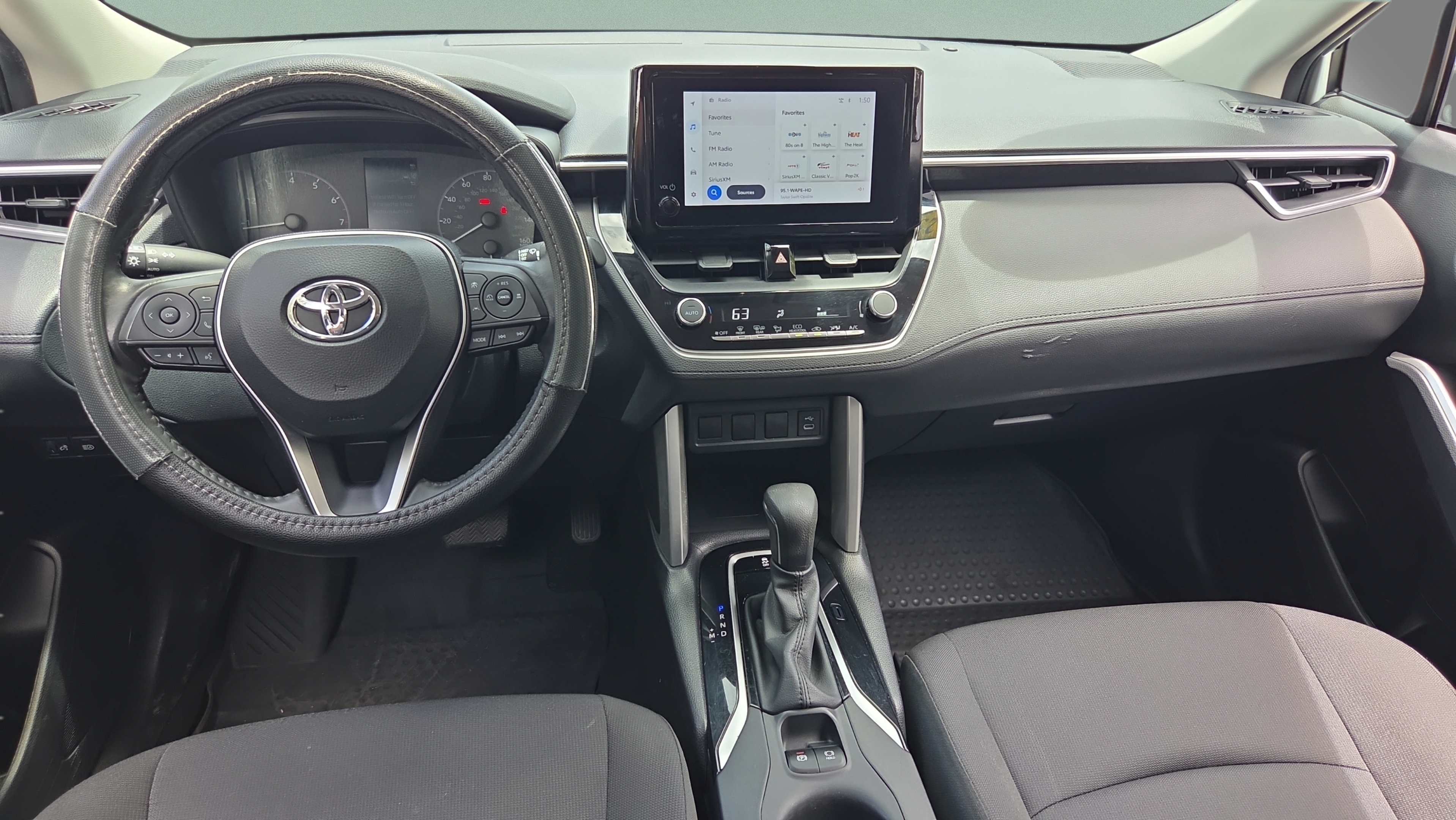 Used 2023 Toyota Corolla Cross LE AWD/4WD image 12