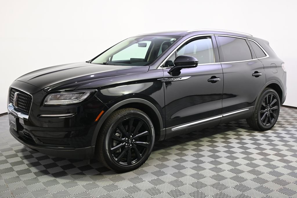 Used 2022 Lincoln Nautilus Reserve w/ Monochromatic Package image 2