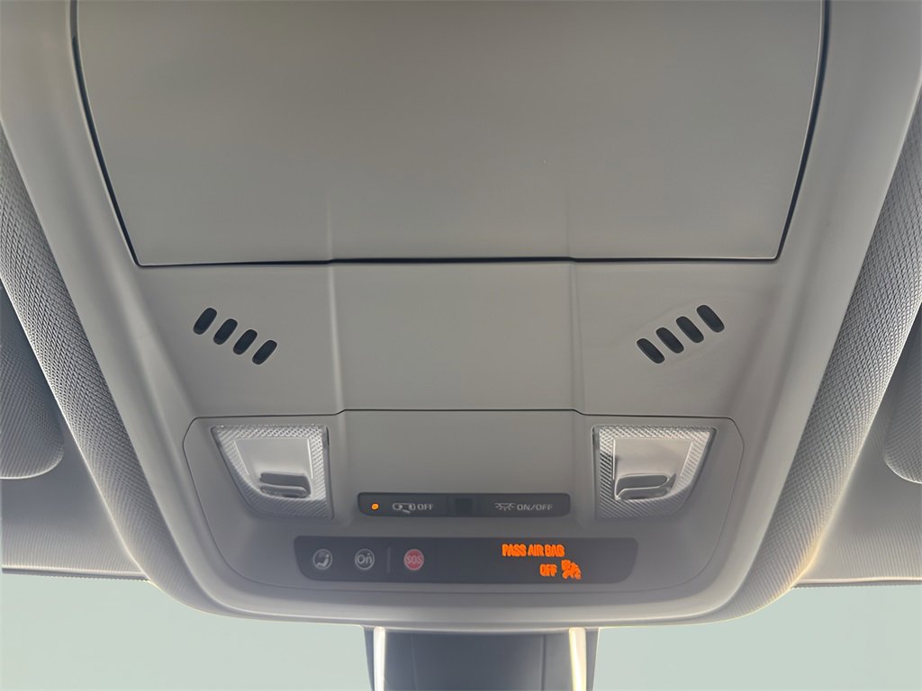 Used 2025 Chevrolet Blazer LT w/ Midnight/Sport Edition image 28