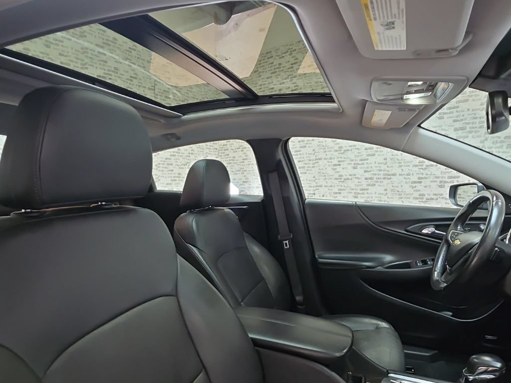 Used 2022 Chevrolet Malibu Premier FWD image 9