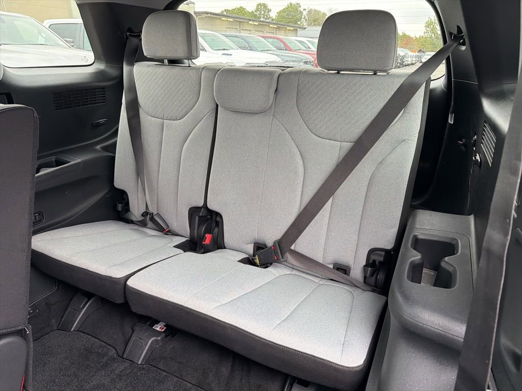 Used 2023 Hyundai Palisade SE image 24