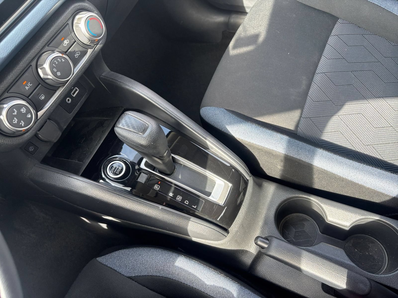 Used 2025 Nissan Versa SV FWD image 39