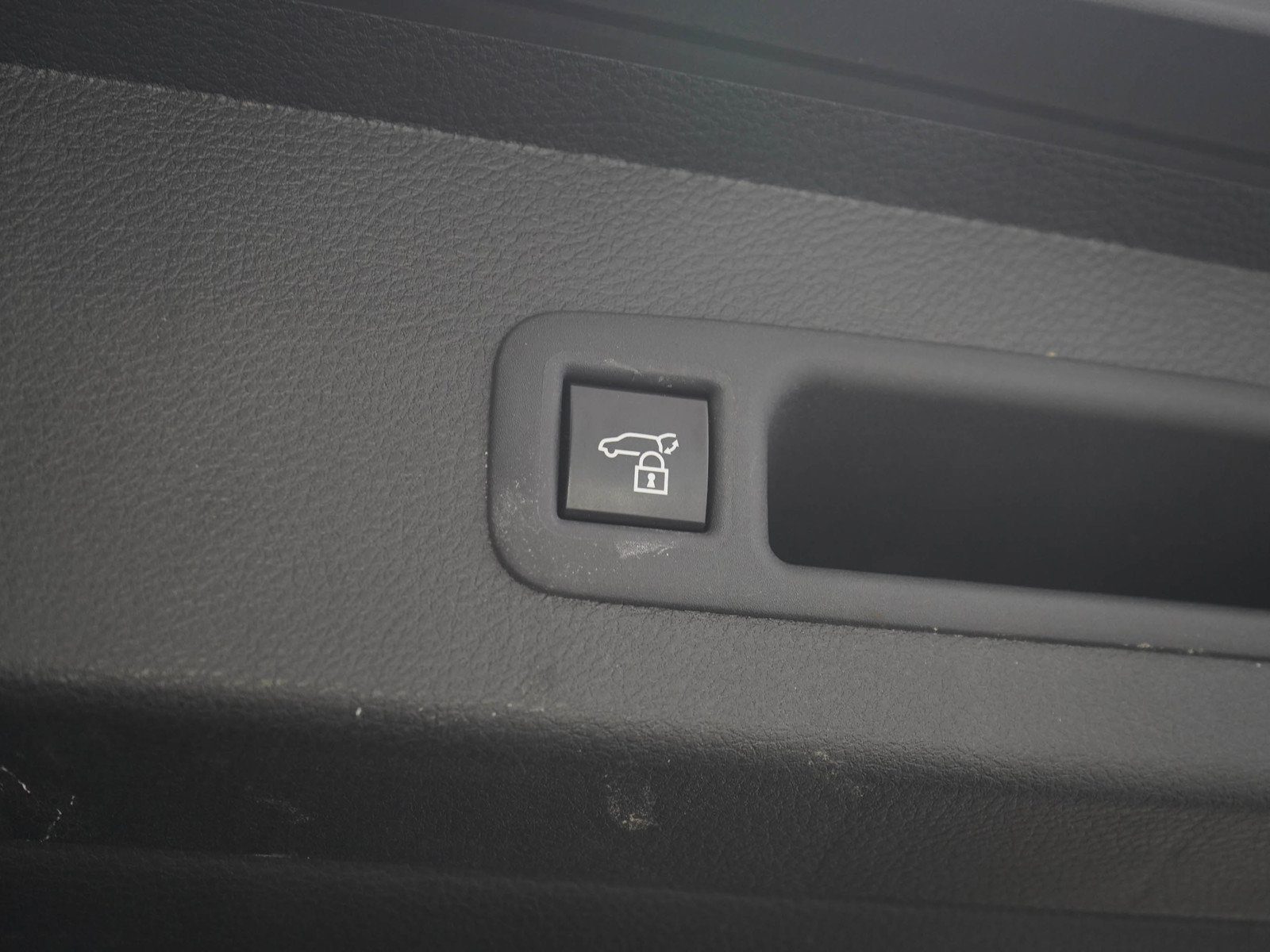 Used 2025 Toyota Sienna XSE AWD/4WD image 11