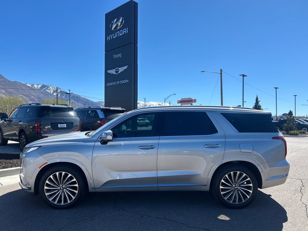 Used 2024 Hyundai Palisade Calligraphy image 4