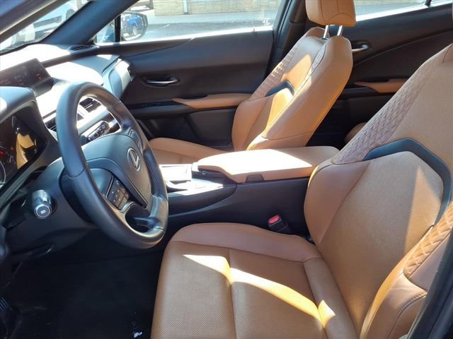 Used 2020 Lexus UX 250h 250h Base w/ Premium Package image 5