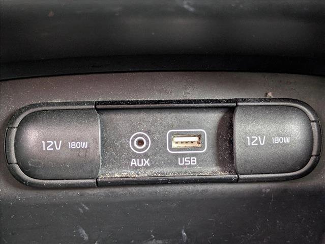 Used 2017 Kia Sorento L image 11