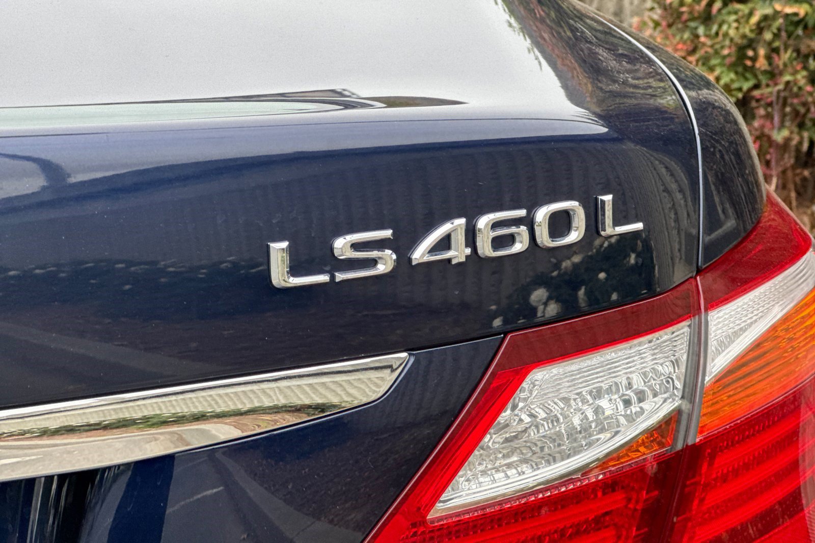Used 2011 Lexus LS 460 L w/ Luxury Value Edition RWD image 39