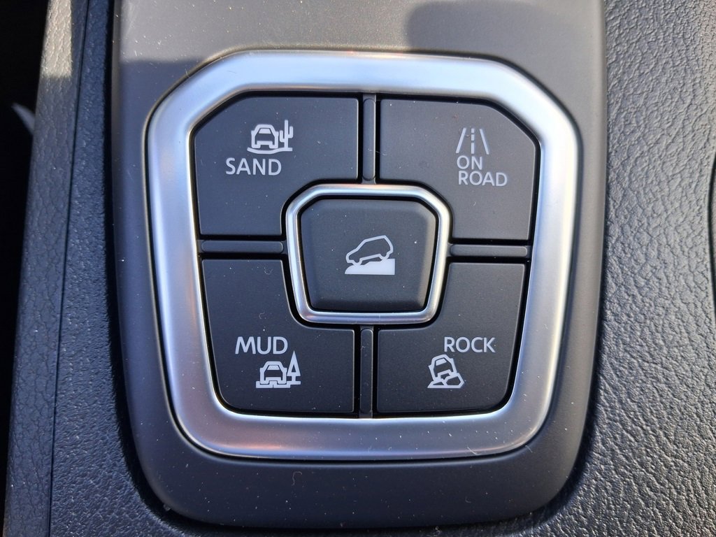 New 2026 Nissan Frontier PRO-4X w/ Tow Package image 18