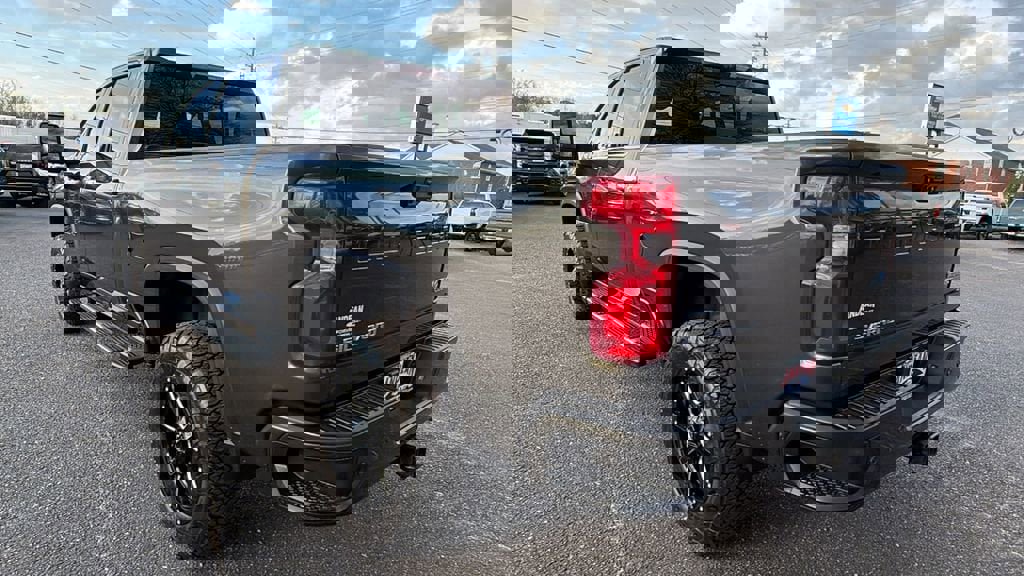 Used 2022 Chevrolet Silverado 3500 High Country w/ Z71 Off-Road Package image 7