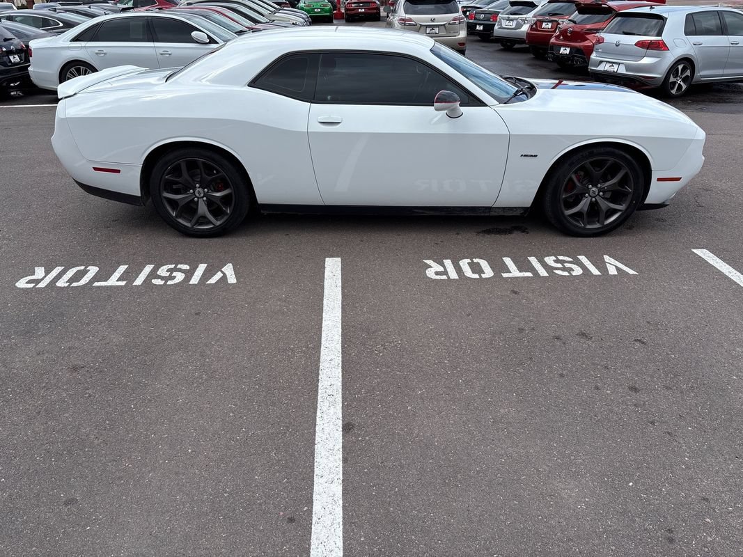 Used 2019 Dodge Challenger R/T RWD image 8