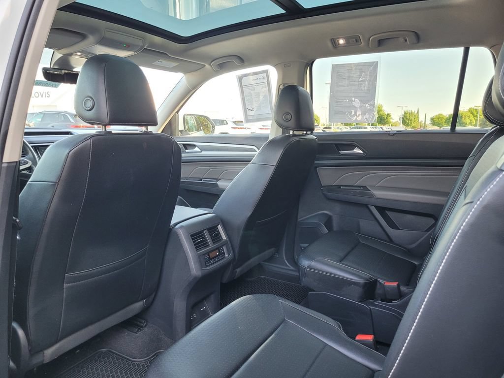 Used 2022 Volkswagen Atlas SEL R-Line AWD/4WD image 16