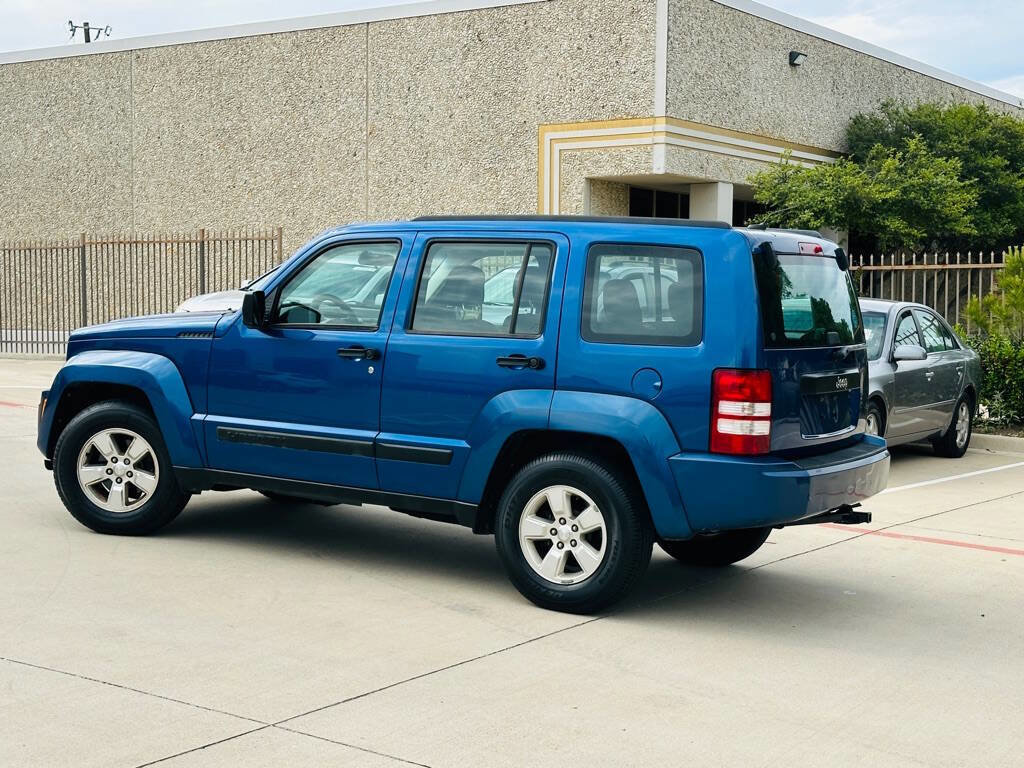 Used 2010 Jeep Liberty Sport image 5