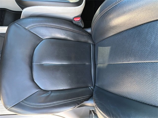 Used 2020 Chrysler Pacifica Touring-L image 13