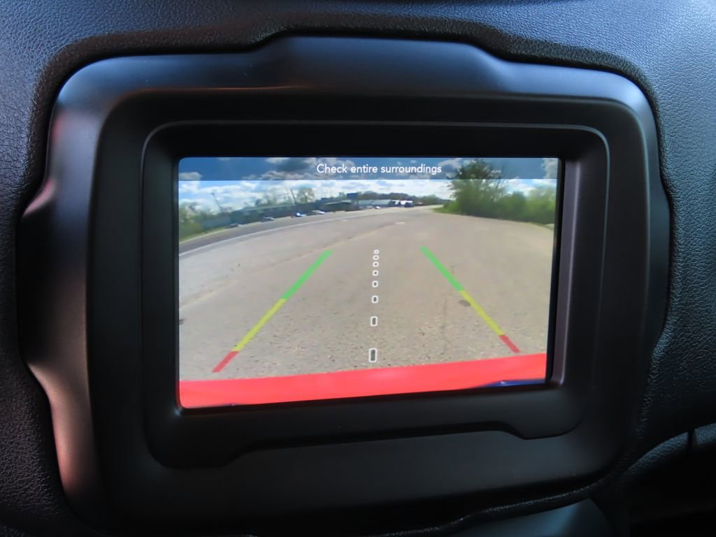 Used 2019 Jeep Renegade Latitude AWD/4WD image 5
