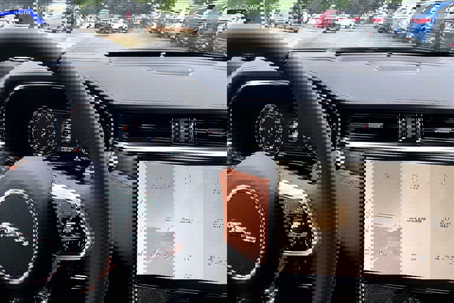 Used 2024 Jaguar XF R-Dynamic SE AWD/4WD image 7