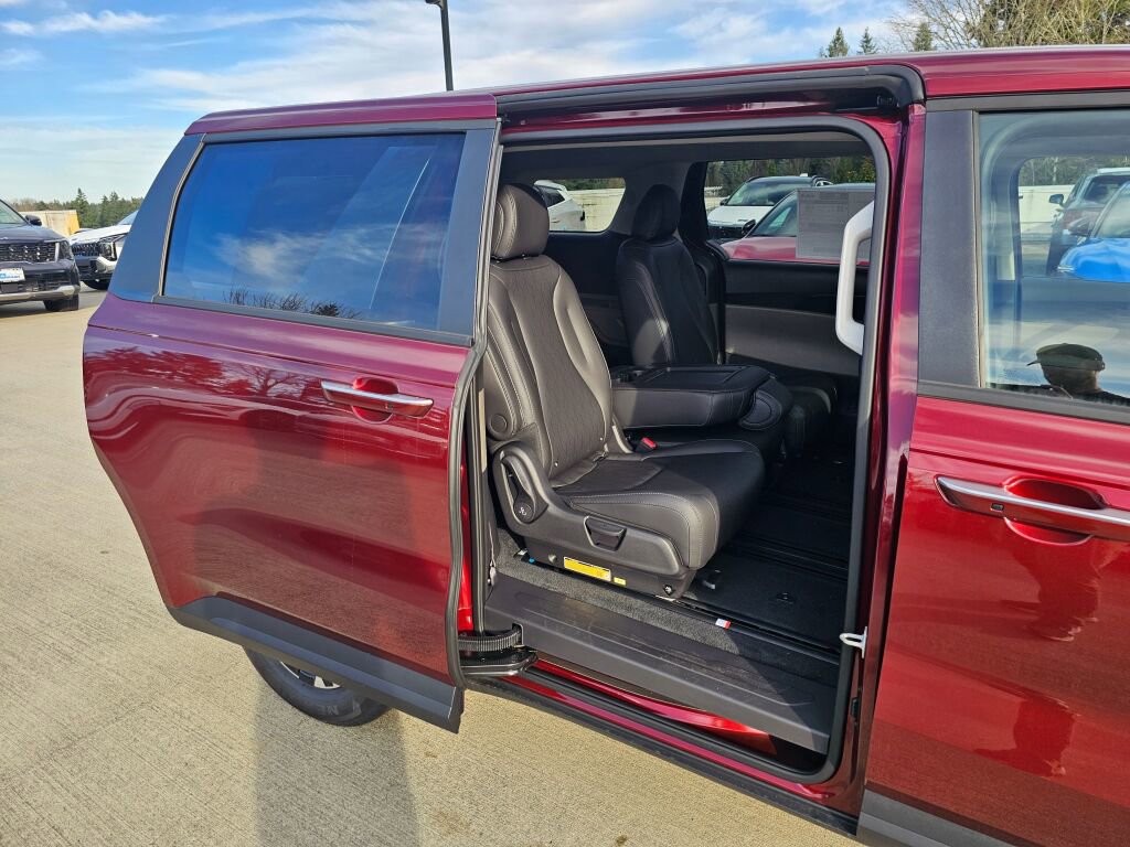 New 2026 Kia Carnival LXS image 27