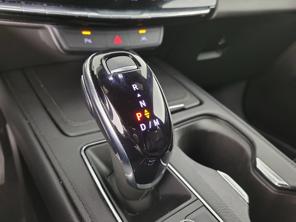 Certified 2025 Cadillac XT4 Premium Luxury FWD image 29
