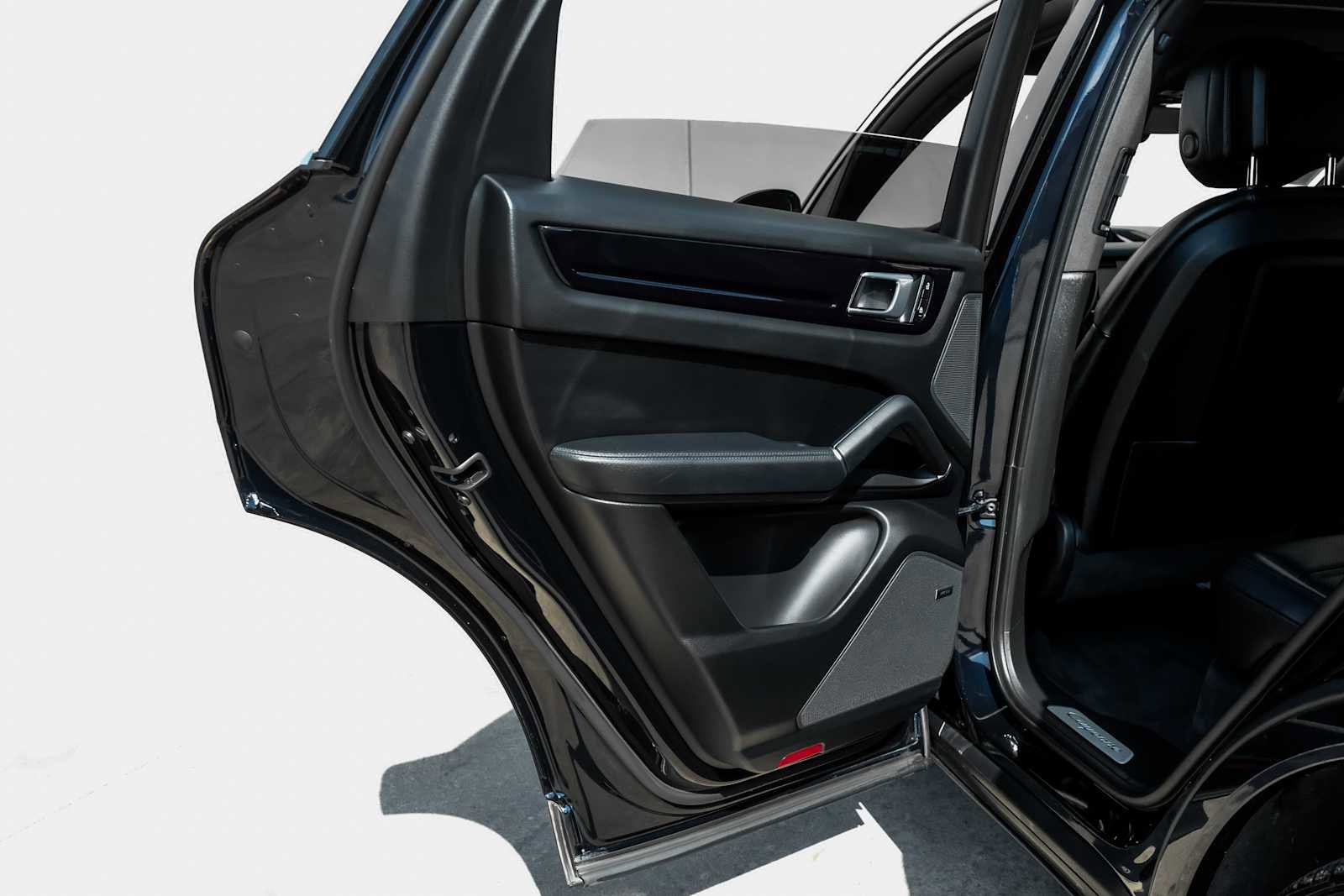 Used 2022 Porsche Cayenne image 49