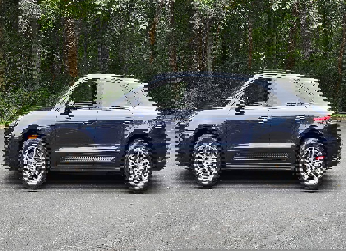 Used 2023 Porsche Macan image 3
