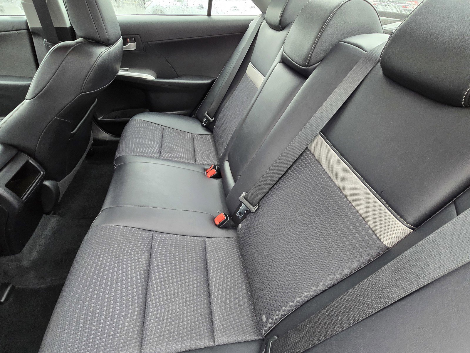 Used 2013 Toyota Camry image 11