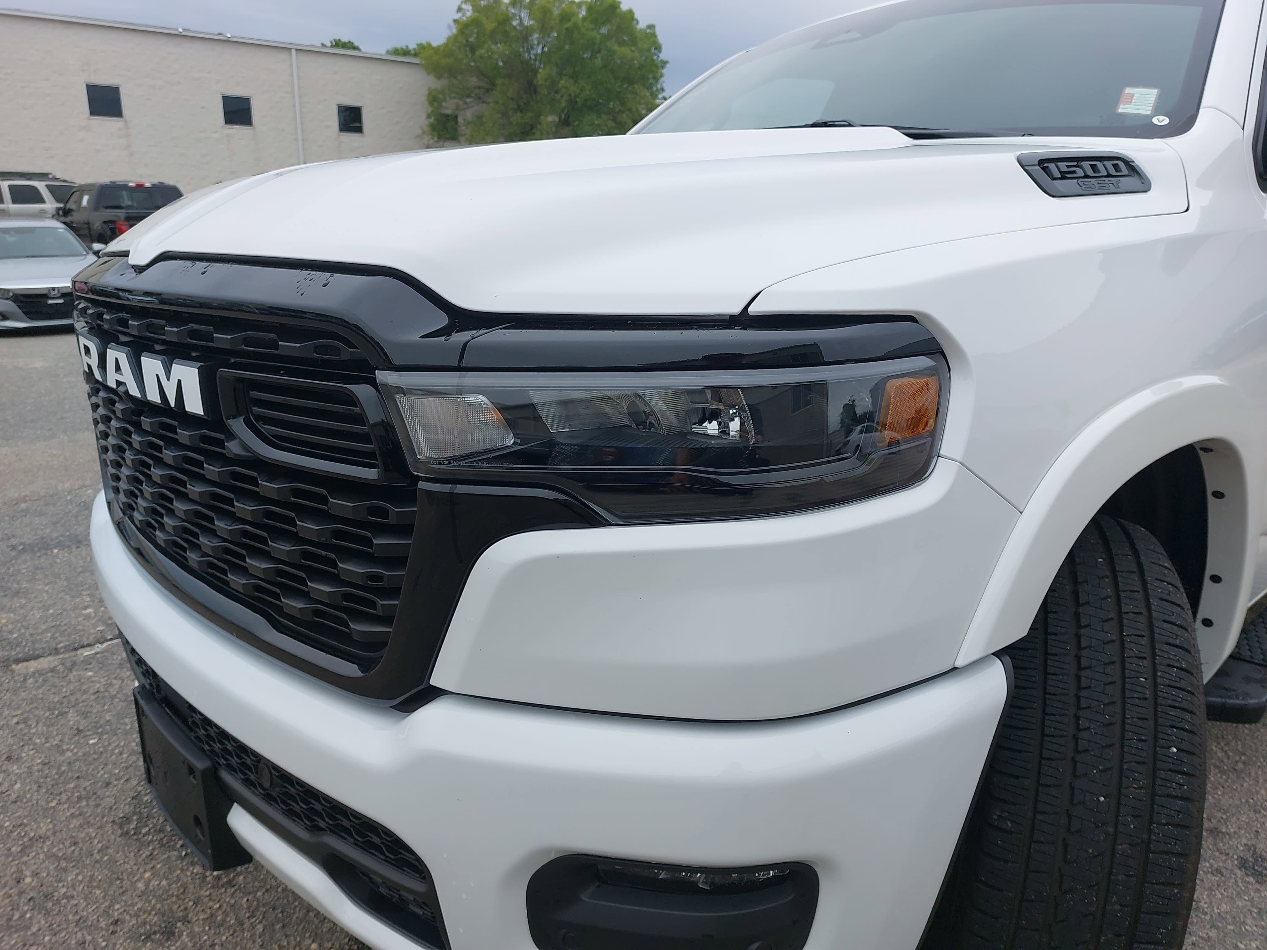 Used 2025 RAM 1500 Big Horn AWD/4WD image 33