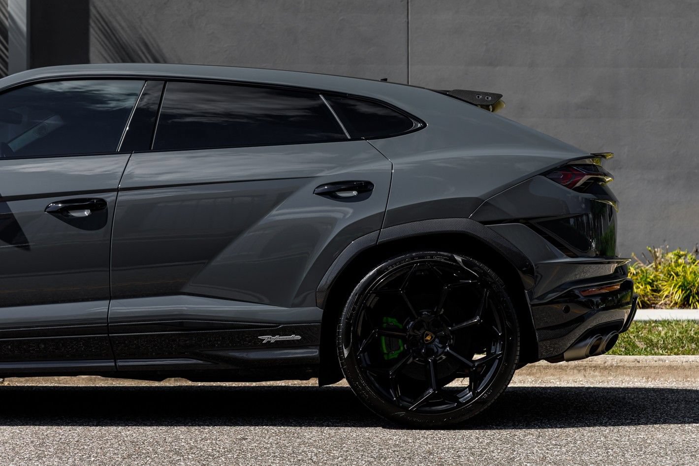 Used 2023 Lamborghini Urus Performante AWD/4WD image 7
