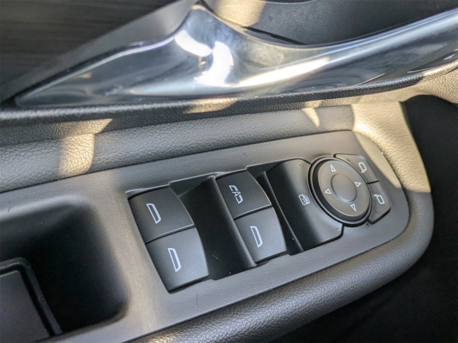 Used 2023 GMC Terrain SLT image 27