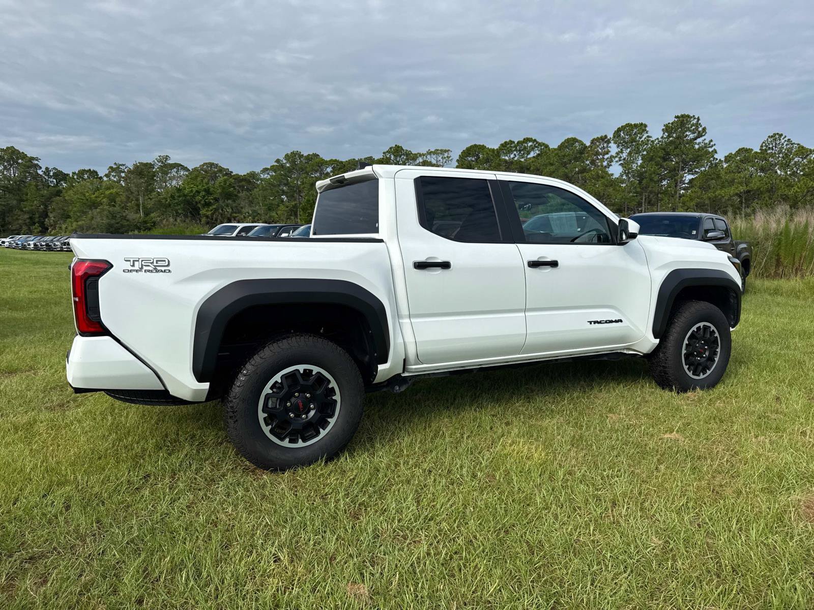 Used 2025 Toyota Tacoma TRD Off-Road AWD/4WD image 3