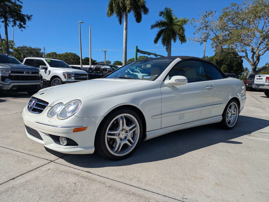 Used 2009 Mercedes-Benz CLK 550 Cabriolet w/ Premium II Pkg image 7
