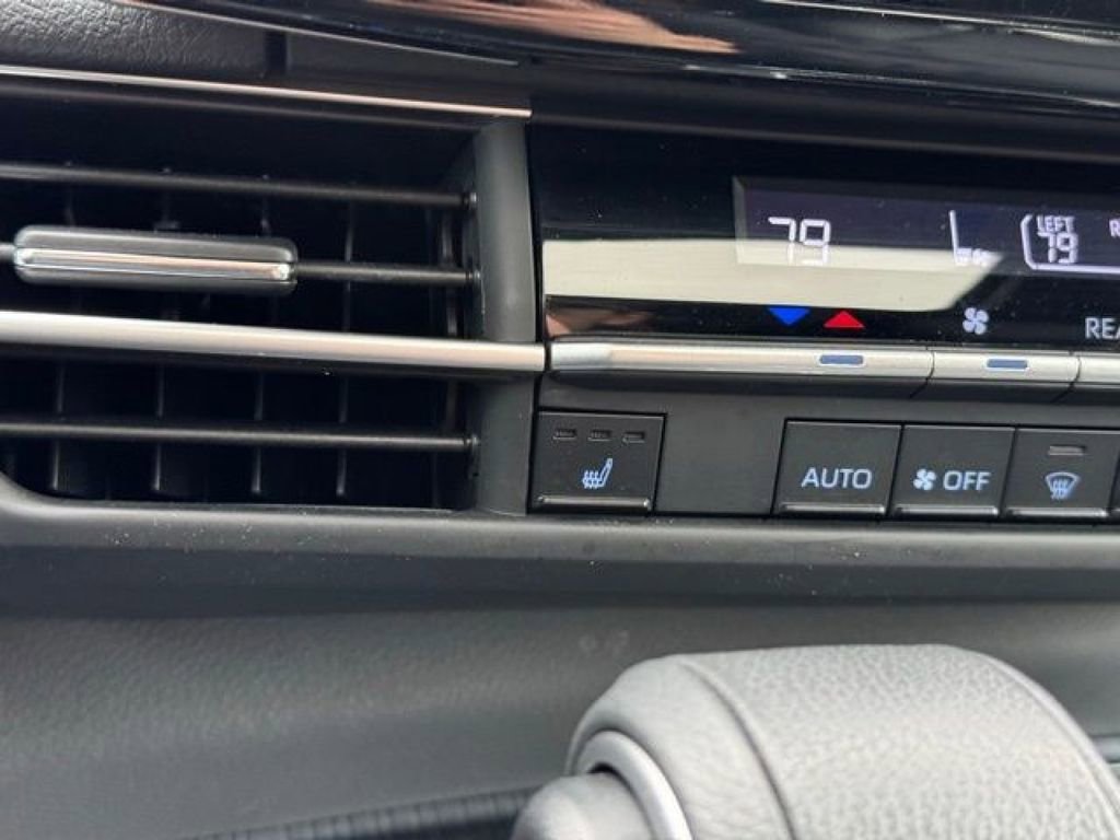 Certified 2022 Toyota Sienna XSE w/ XSE Plus Package AWD/4WD image 18