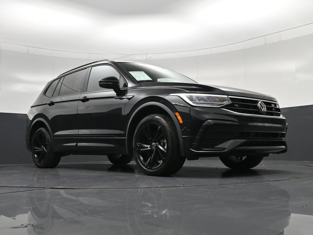 Used 2023 Volkswagen Tiguan SE R-Line FWD image 22