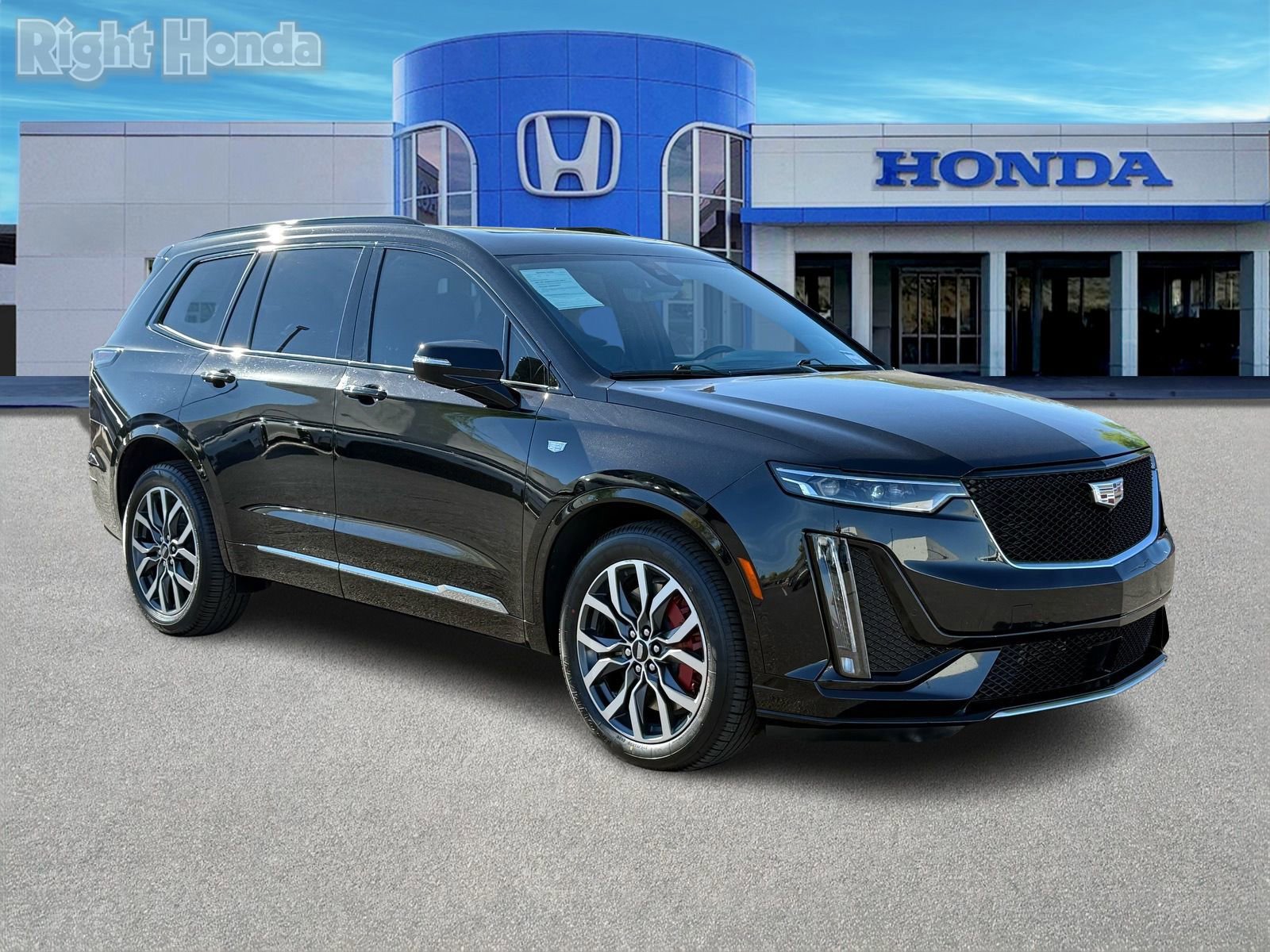 Used 2023 Cadillac XT6 Sport w/ Platinum Package image 10