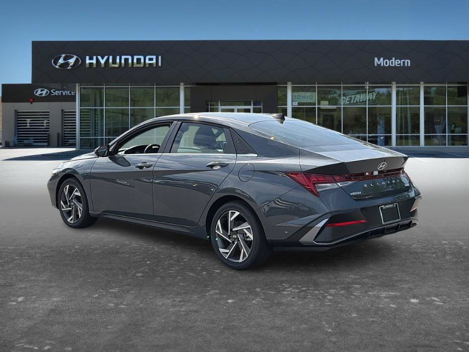 New 2026 Hyundai Elantra Limited FWD image 4