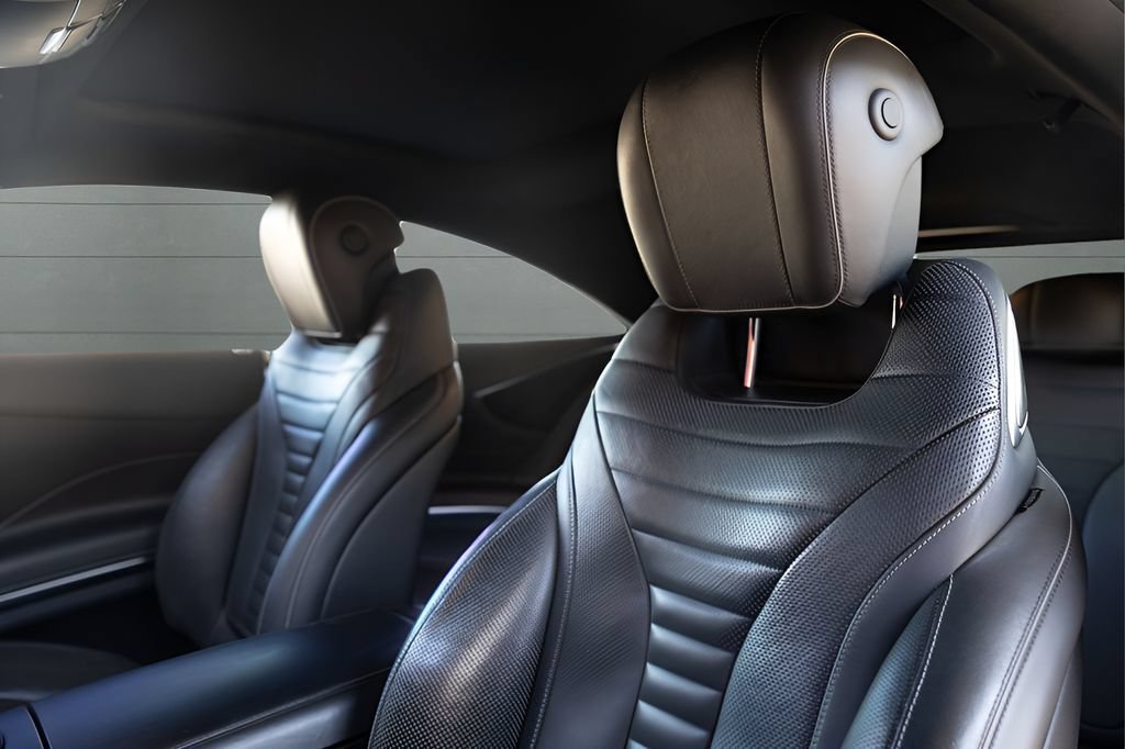 Used 2019 Mercedes-Benz S 560 4MATIC Coupe image 2