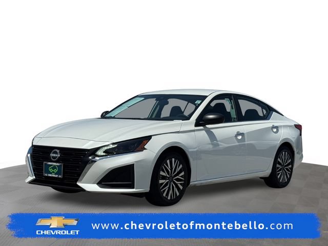 Used 2024 Nissan Altima 2.5 SV FWD image 1