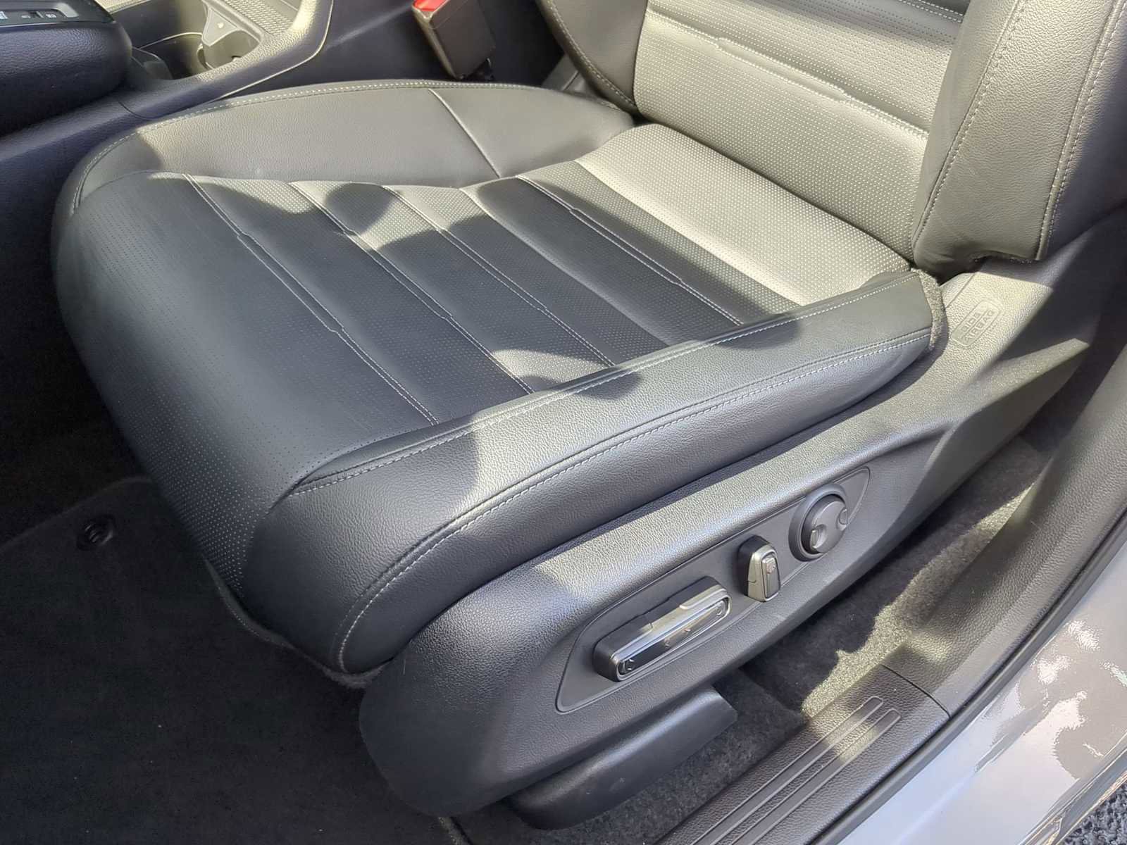 Used 2025 Honda CR-V EX-L image 13