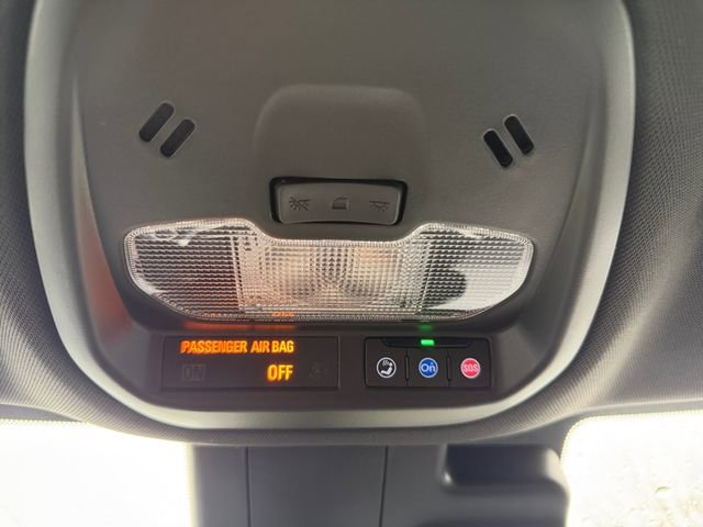 Used 2025 Chevrolet Trax RS w/ Driver Confidence Package image 27