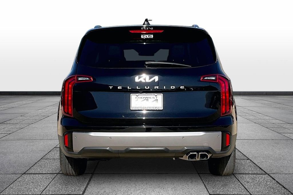 Used 2025 Kia Telluride S FWD image 4