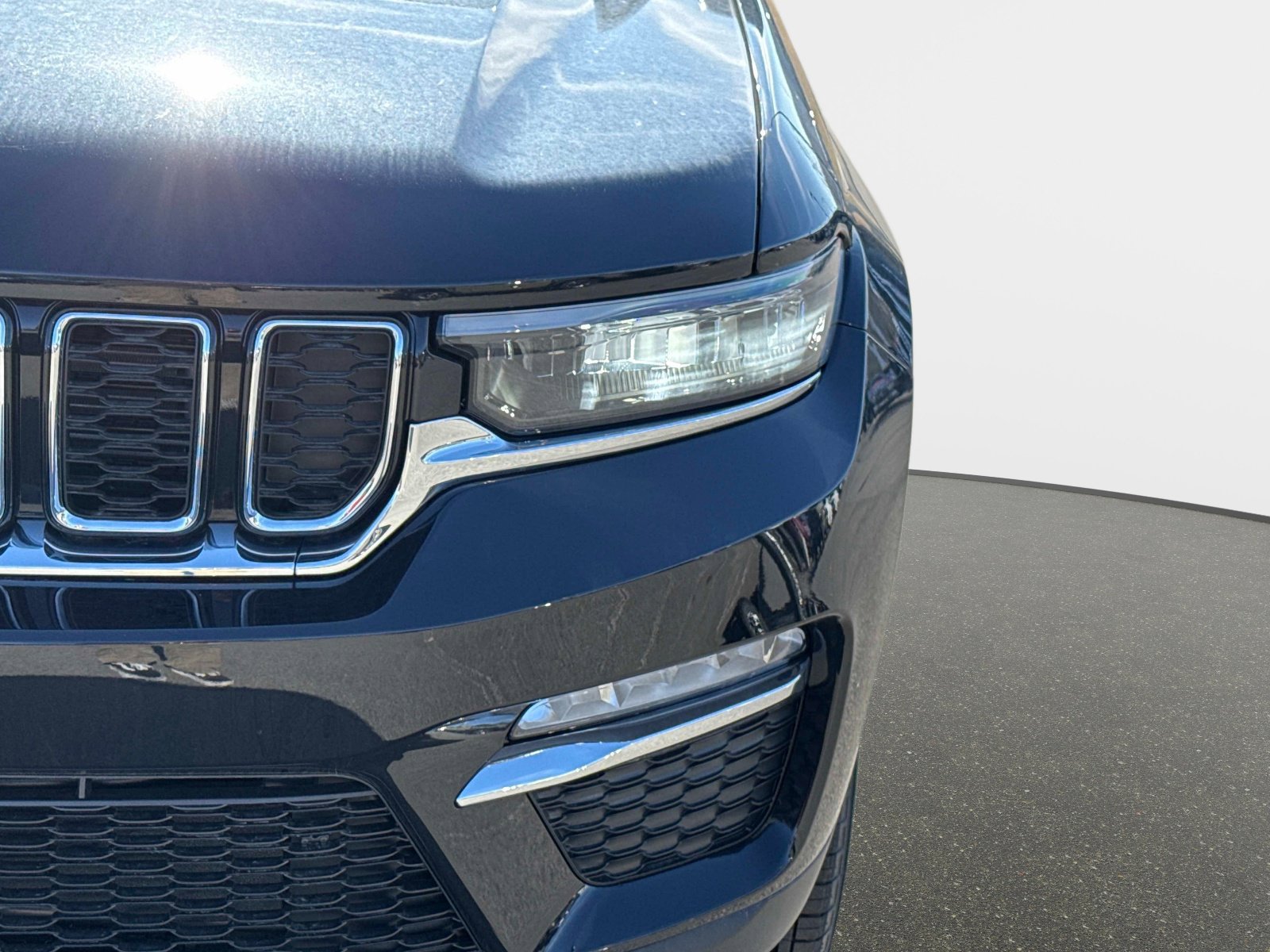 New 2025 Jeep Grand Cherokee Limited AWD/4WD image 10