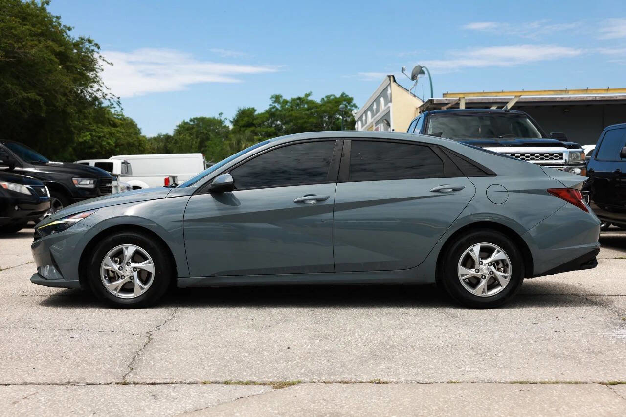 Used 2021 Hyundai Elantra SE FWD image 11