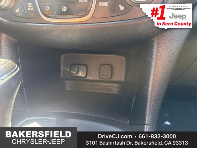 Used 2018 Chevrolet Equinox LT FWD image 18